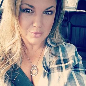 Meet your Posher, Joie